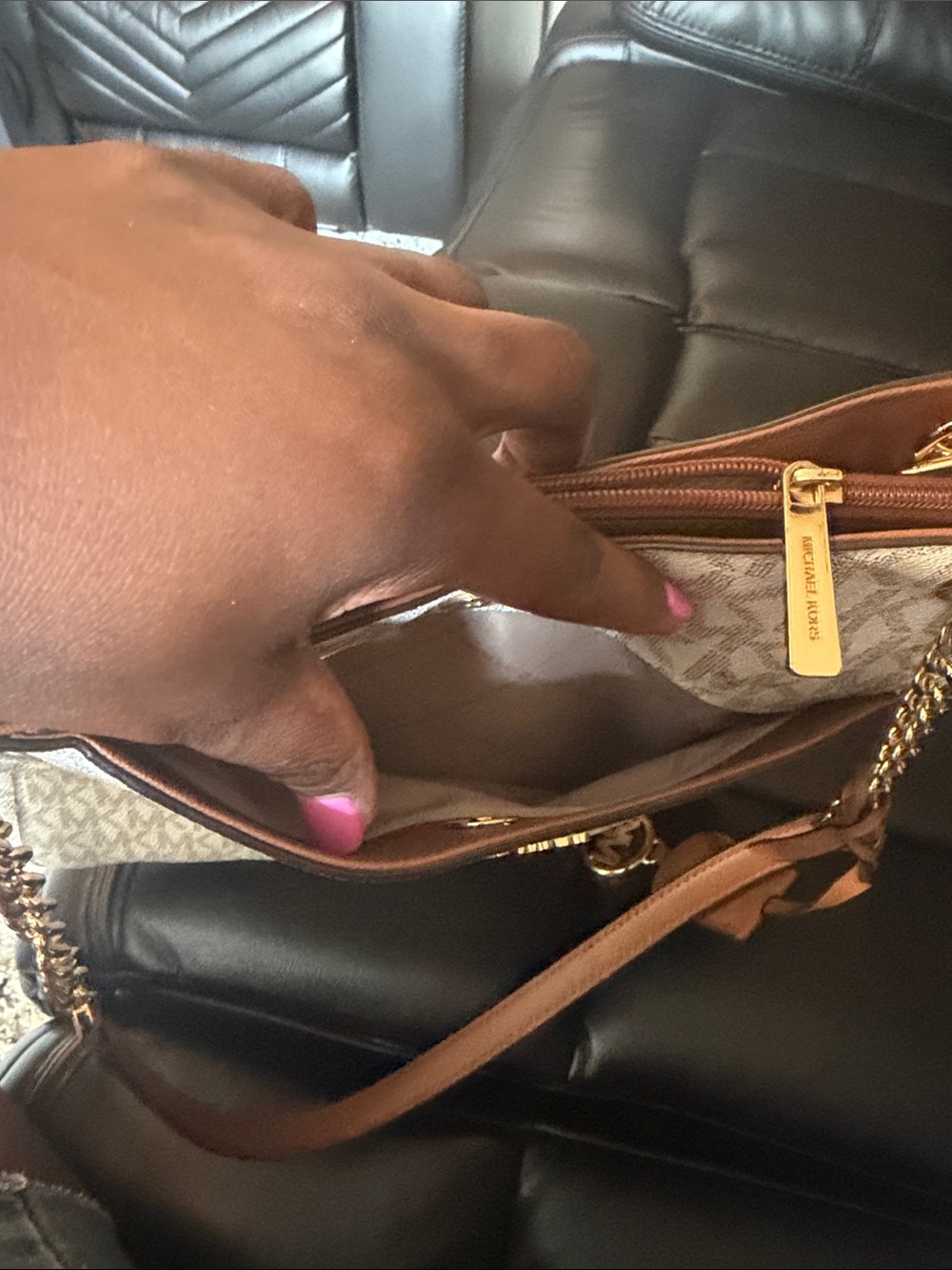 Michael Kors White & Brown Logo Chain-Handle Tote - Picture 4 of 5